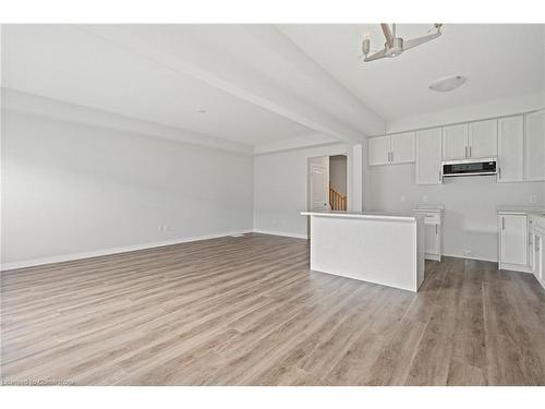 45 Saffron Way, Fonthill, ON - Indoor Photo Showing Kitchen