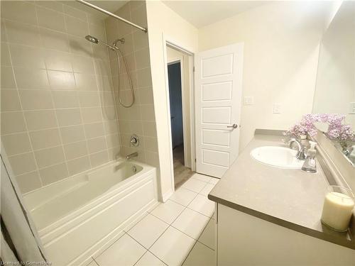 3302 Carding Mill Trail, Oakville, ON - Indoor Photo Showing Bathroom