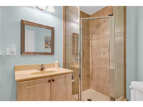 503-483 Faith Drive, Mississauga, ON - Indoor Photo Showing Bathroom