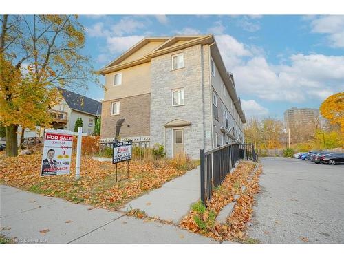 3-122 Courtland Avenue E, Kitchener, ON - Outdoor