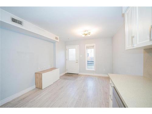 3-122 Courtland Avenue E, Kitchener, ON - Indoor Photo Showing Other Room