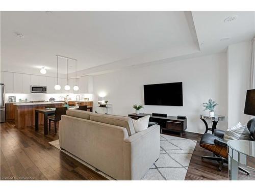 10-2255 Mcnab Lane, Mississauga, ON - Indoor Photo Showing Living Room