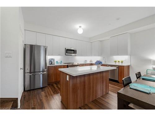 10-2255 Mcnab Lane, Mississauga, ON - Indoor Photo Showing Kitchen With Upgraded Kitchen