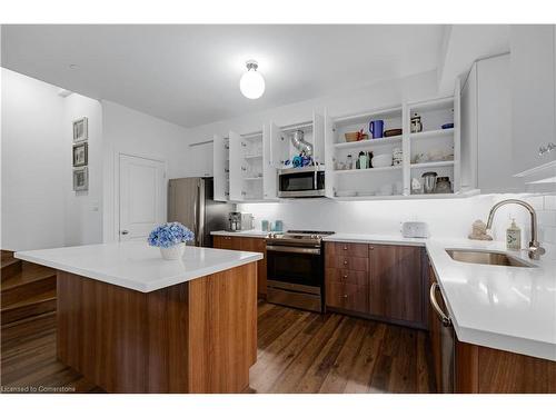 10-2255 Mcnab Lane, Mississauga, ON - Indoor Photo Showing Kitchen