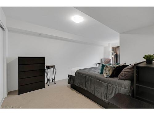 10-2255 Mcnab Lane, Mississauga, ON - Indoor Photo Showing Bedroom