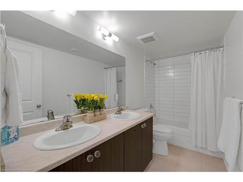 10-2255 Mcnab Lane, Mississauga, ON - Indoor Photo Showing Bathroom