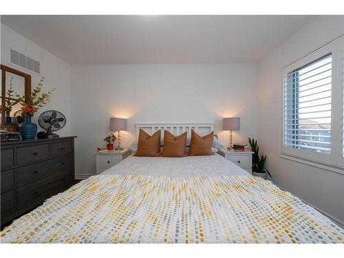 540 Bellflower Court, Milton, ON - Indoor Photo Showing Bedroom