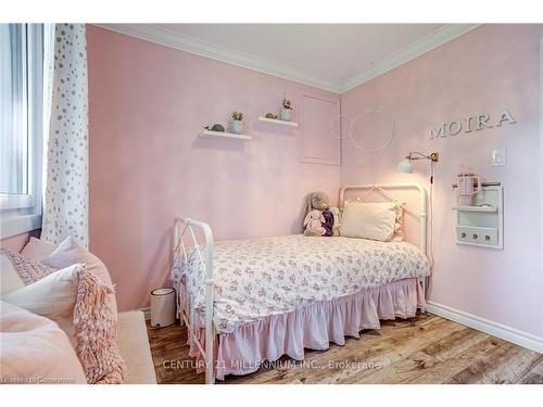 409 Scarsdale Crescent, Oakville, ON - Indoor Photo Showing Bedroom