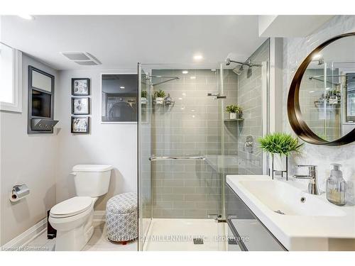 409 Scarsdale Crescent, Oakville, ON - Indoor Photo Showing Bathroom