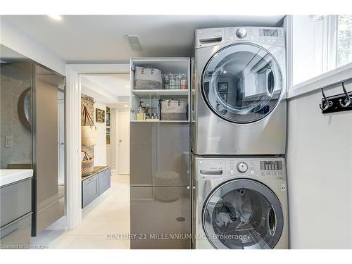 409 Scarsdale Crescent, Oakville, ON - Indoor Photo Showing Laundry Room