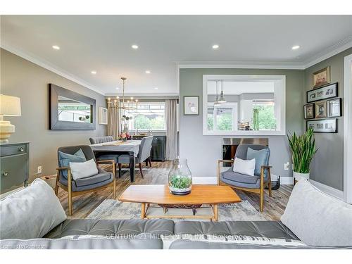 409 Scarsdale Crescent, Oakville, ON - Indoor Photo Showing Living Room