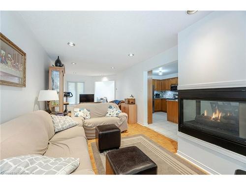 5528 Woodchase Crescent, Mississauga, ON - Indoor Photo Showing Living Room With Fireplace