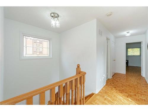 5528 Woodchase Crescent, Mississauga, ON - Indoor Photo Showing Other Room