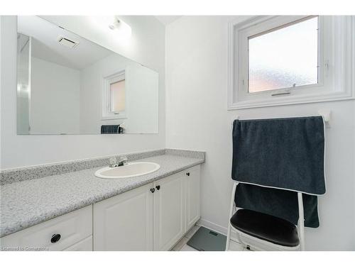 5528 Woodchase Crescent, Mississauga, ON - Indoor Photo Showing Bathroom