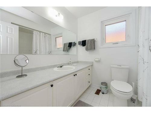 5528 Woodchase Crescent, Mississauga, ON - Indoor Photo Showing Bathroom