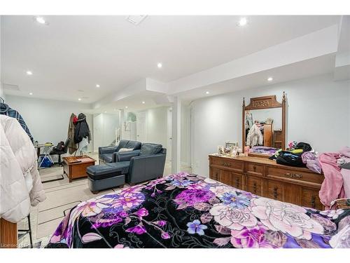 5528 Woodchase Crescent, Mississauga, ON - Indoor Photo Showing Bedroom