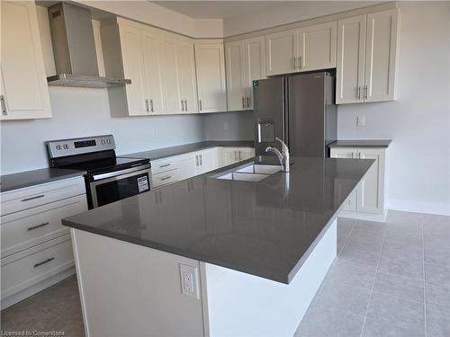 901 Knights Lane, Woodstock, ON - Indoor Photo Showing Kitchen With Double Sink