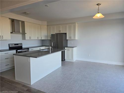 901 Knights Lane, Woodstock, ON - Indoor Photo Showing Kitchen