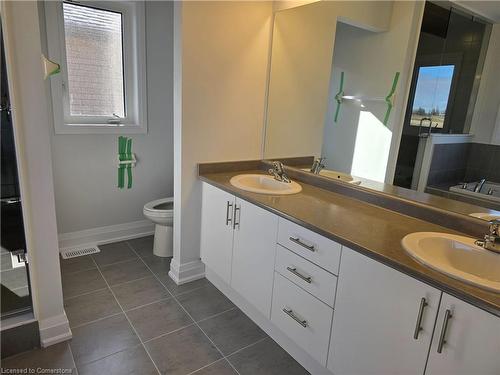 901 Knights Lane, Woodstock, ON - Indoor Photo Showing Bathroom