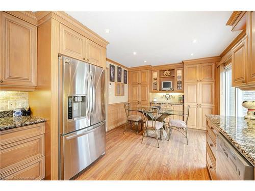 1230 Fleet Street, Mississauga, ON - Indoor Photo Showing Kitchen