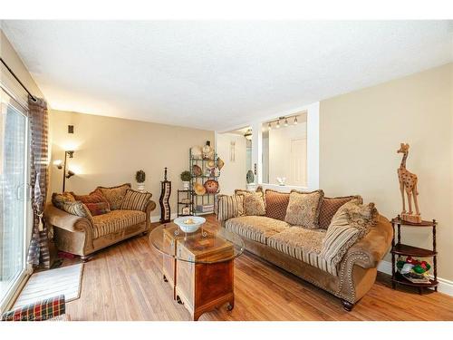 1230 Fleet Street, Mississauga, ON - Indoor Photo Showing Living Room