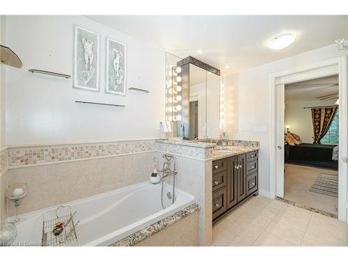 1230 Fleet Street, Mississauga, ON - Indoor Photo Showing Bathroom