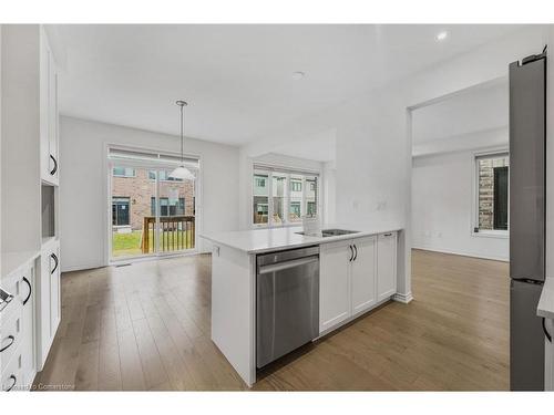 116 Shepherd Drive, Barrie, ON - Indoor Photo Showing Kitchen