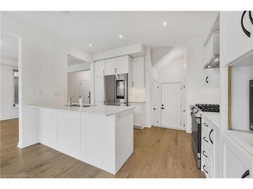 116 Shepherd Drive, Barrie, ON - Indoor Photo Showing Kitchen With Upgraded Kitchen