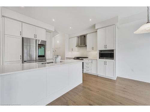 116 Shepherd Drive, Barrie, ON - Indoor Photo Showing Kitchen With Double Sink With Upgraded Kitchen