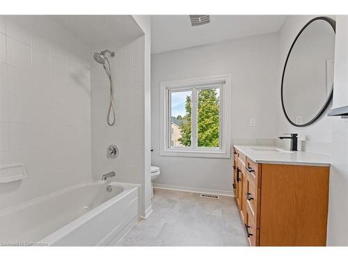 5160 Silvercreek Drive, Burlington, ON - Indoor Photo Showing Bathroom