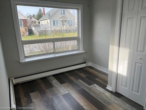 180 Pine Street S, Thorold, ON - Indoor Photo Showing Other Room