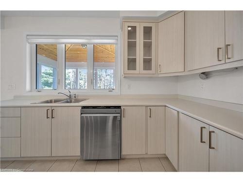 58 Stother Crescent, Bracebridge, ON - Indoor Photo Showing Kitchen With Double Sink