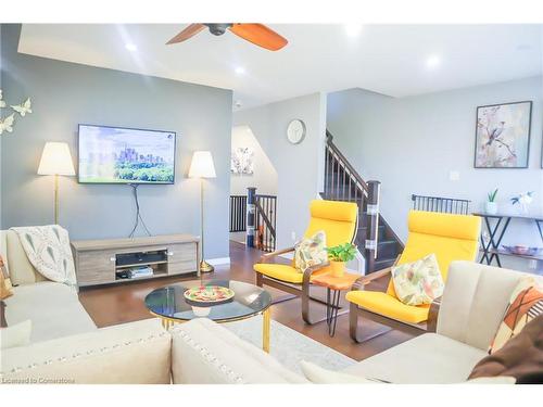 37-750 Lawrence Street, Cambridge, ON - Indoor Photo Showing Living Room