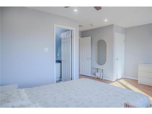 37-750 Lawrence Street, Cambridge, ON - Indoor Photo Showing Bedroom