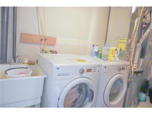 37-750 Lawrence Street, Cambridge, ON - Indoor Photo Showing Laundry Room