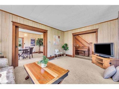 1045 St. Johns Road E, Simcoe, ON - Indoor Photo Showing Living Room