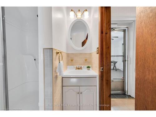 1045 St. Johns Road E, Simcoe, ON - Indoor Photo Showing Bathroom