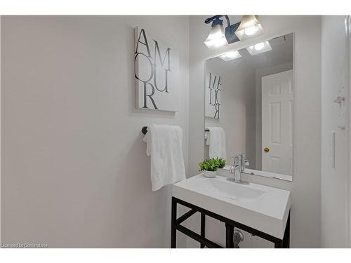 128 Edgewater Drive, Stoney Creek, ON - Indoor Photo Showing Bathroom