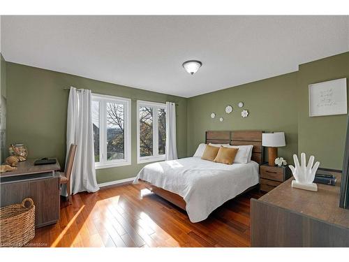 128 Edgewater Drive, Stoney Creek, ON - Indoor Photo Showing Bedroom