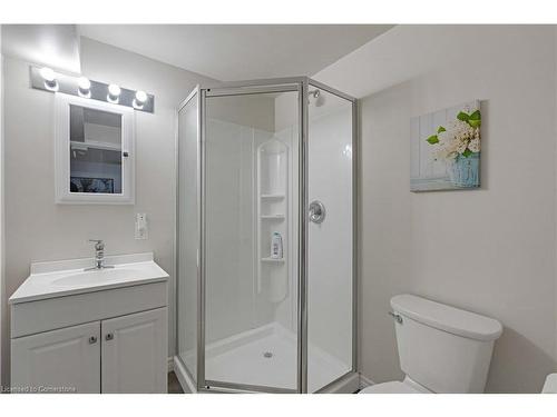 128 Edgewater Drive, Stoney Creek, ON - Indoor Photo Showing Bathroom