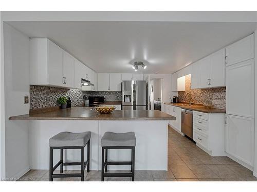 128 Edgewater Drive, Stoney Creek, ON - Indoor Photo Showing Kitchen