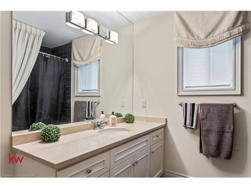 691 Robert Ferrie Drive, Kitchener, ON - Indoor Photo Showing Bathroom