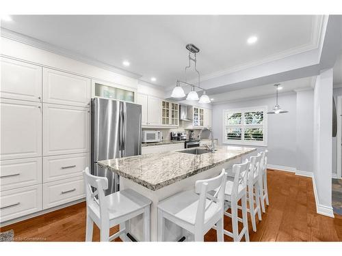 127-1050 Shawnmarr Road, Mississauga, ON - Indoor Photo Showing Dining Room