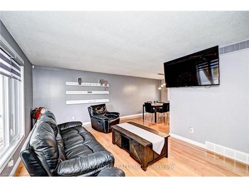 288 Salisbury Avenue, Cambridge, ON - Indoor Photo Showing Dining Room