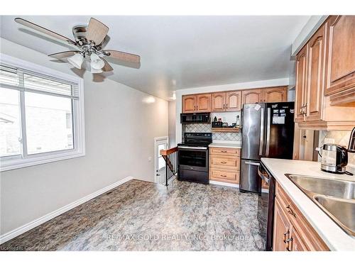 288 Salisbury Avenue, Cambridge, ON - Indoor Photo Showing Living Room