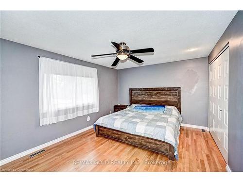 288 Salisbury Avenue, Cambridge, ON - Indoor Photo Showing Bedroom