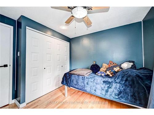 288 Salisbury Avenue, Cambridge, ON - Indoor Photo Showing Bedroom