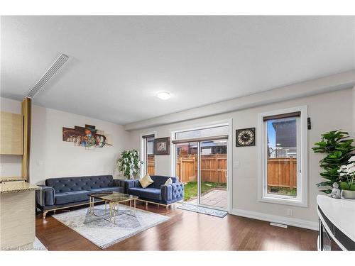 214 Sedgewood Street, Kitchener, ON - Indoor Photo Showing Living Room