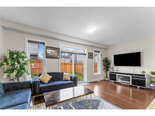 214 Sedgewood Street, Kitchener, ON - Indoor Photo Showing Living Room