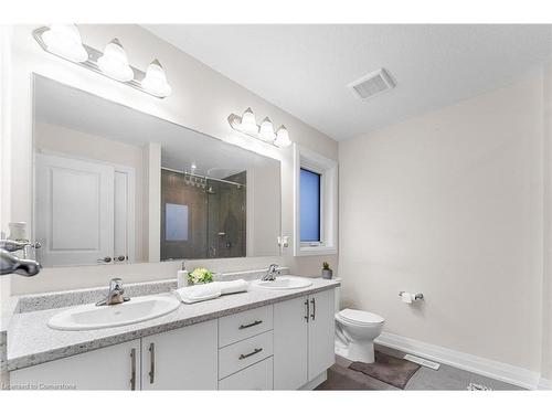 214 Sedgewood Street, Kitchener, ON - Indoor Photo Showing Bathroom